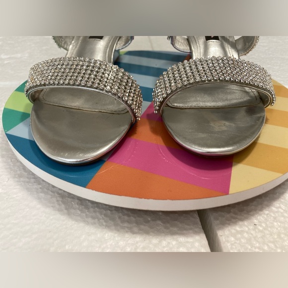 Nina women’s silver sandal. Size 5 1/2 - Picture 11 of 12